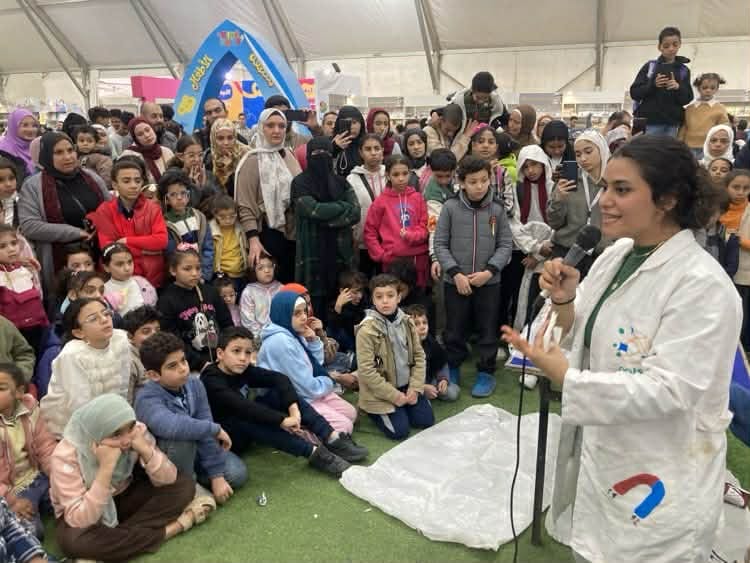 بالصور .. اقبال غير عادى لركن متحف الطفل بمعرض الكتاب فى نسخته ٥٧