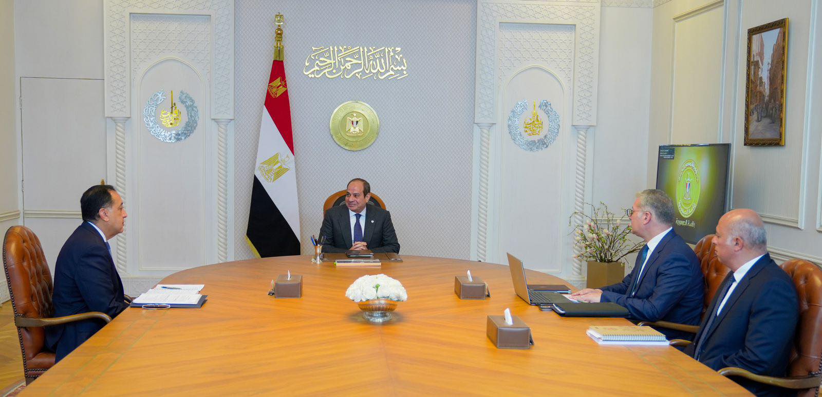 الرئيس السيسى يبحث تأمين احتياجات مصر من الغاز