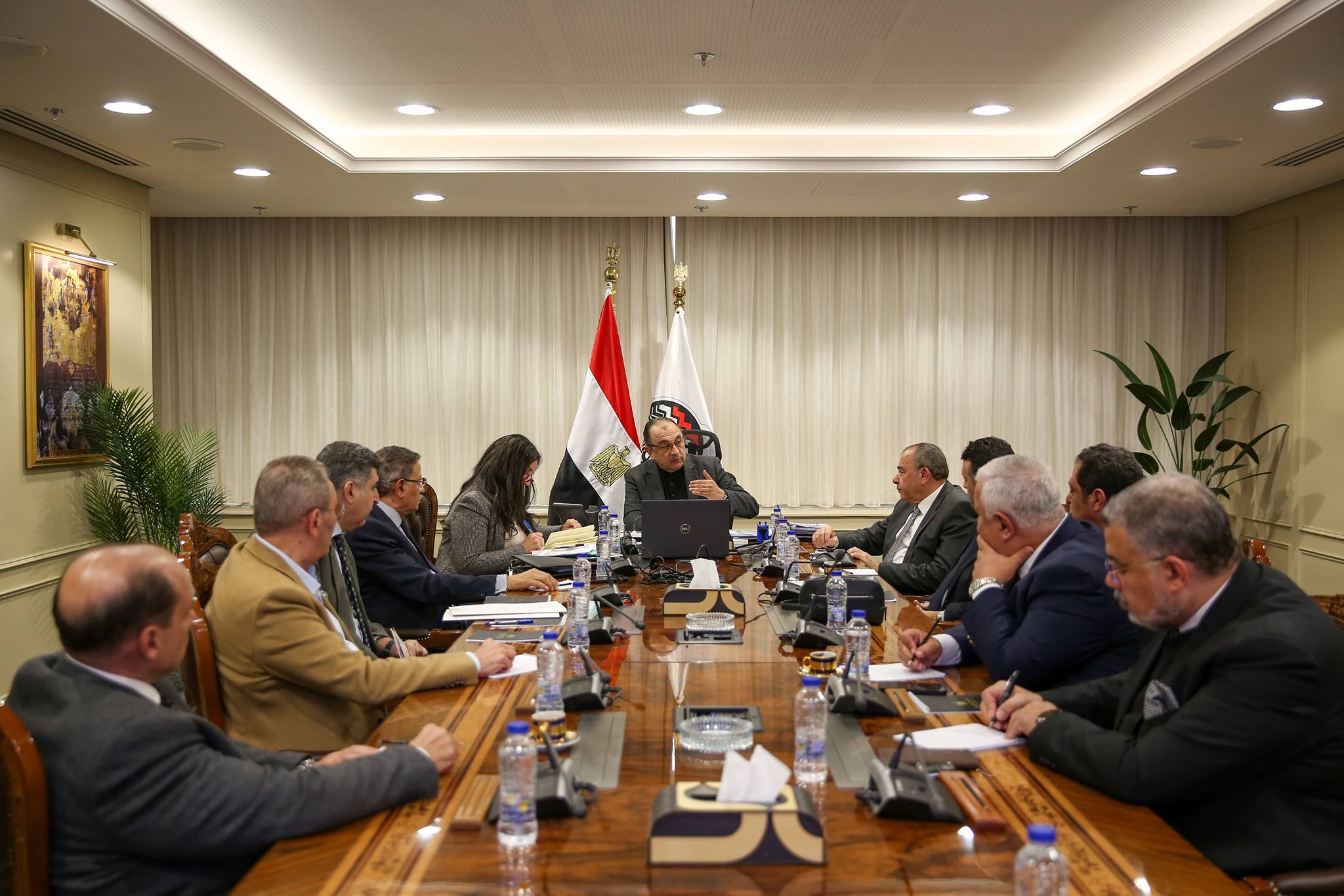 شيمى يلتقي ممثلي غرفتي صناعة الملابس الجاهزة والصناعات النسيجية والمجلس التصديري للملابس لبحث سبل تعزيز التعاون