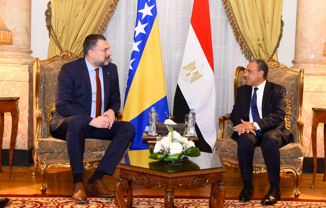 وزيرا الخارجية المصرى والبوسنى يبحثان سبل تعزيز العلاقات الثنائية والتطورات الإقليمية والدولية