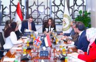 عوض تبحث سبل التعاون في المشروعات المستقبلية المشتركة في مجال التكيف والمحميات الطبيعية والنمو الأخضر مع بريطانيا