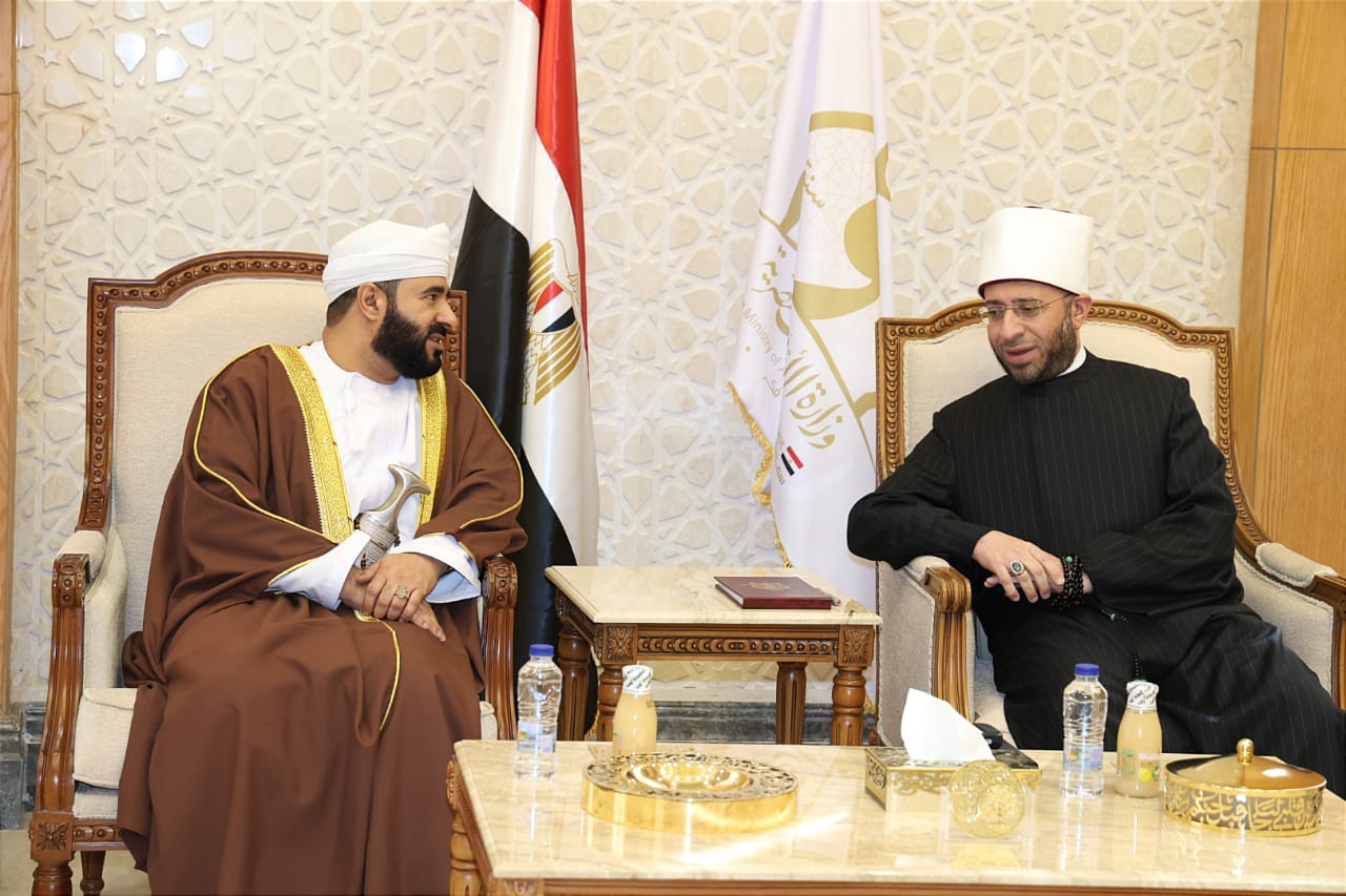 الازهرى يستقبل الوزير العُماني بمسجد مصر الكبير