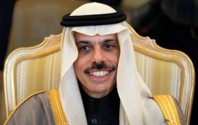 وزير الخارجية السعودي يتلقى اتصالًا هاتفيًا من نظيره المصري
