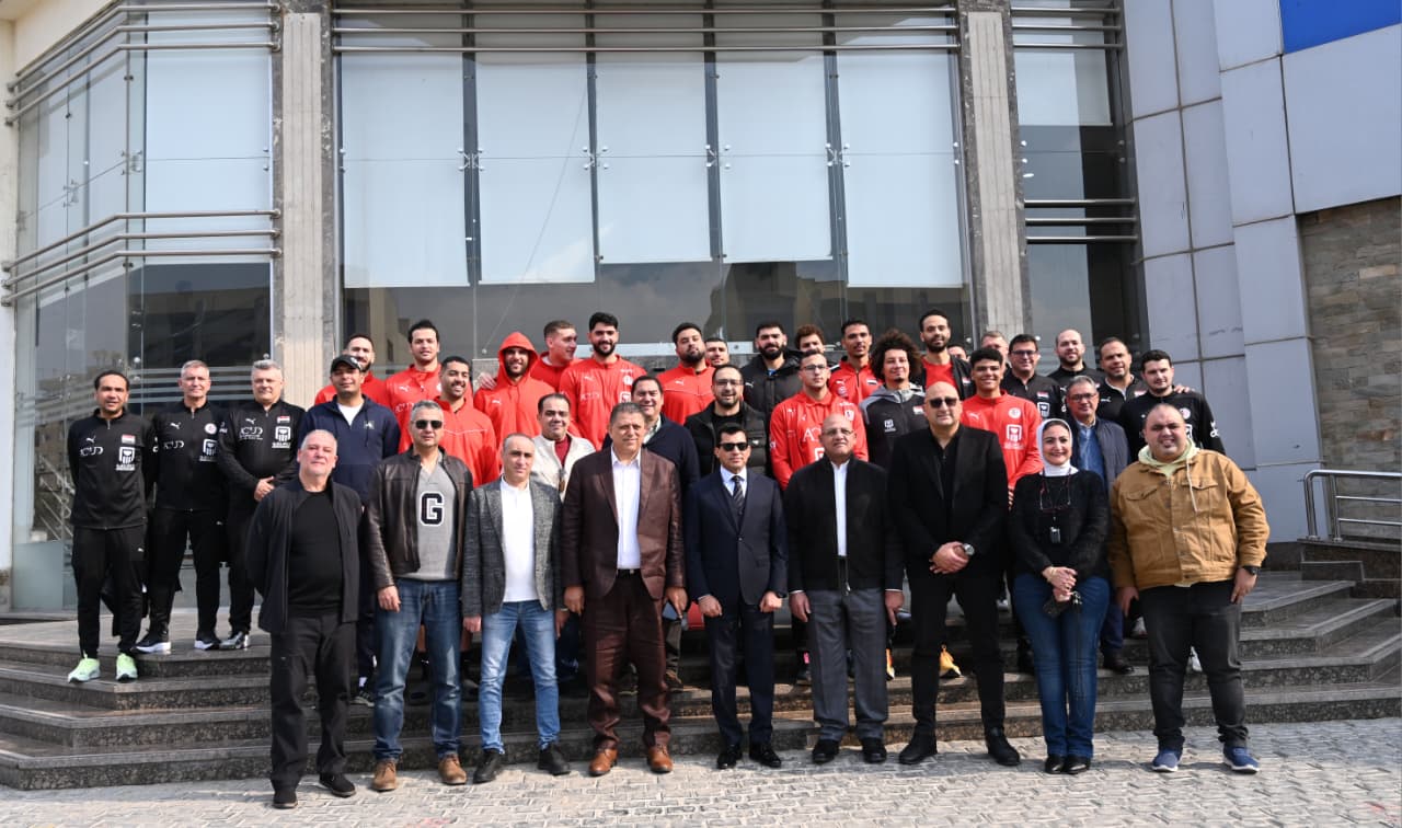 صبحى يحفز ويؤازر لاعبي منتخب مصر لكرة اليد قبل السفر إلى رواندا للمشاركة في أمم أفريقيا