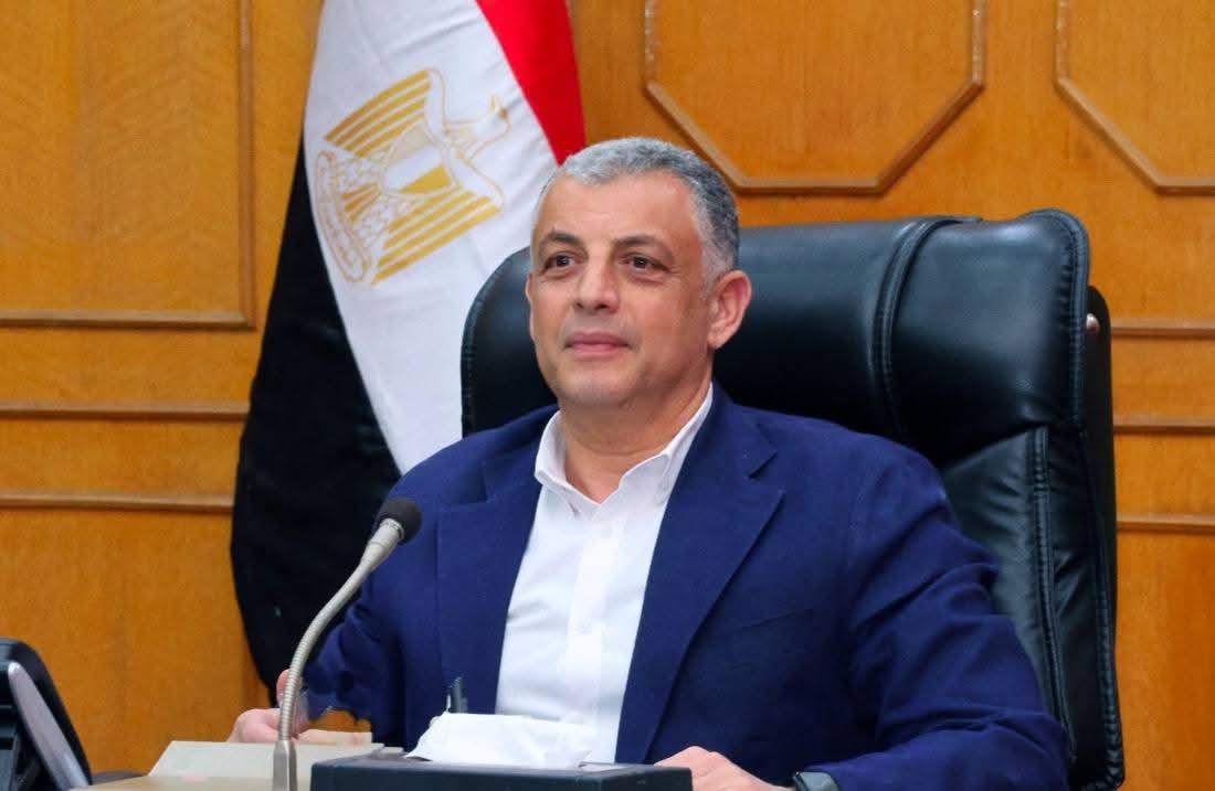 لتخفيف الضغط المروري أمام المنطقة الحرة العامة بالإسماعيلية.. إنشاء بوابة دخول جديدة