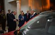 الرئيس التركى أردوغان يهدى الرئيس السيسى سيارة كهربائية