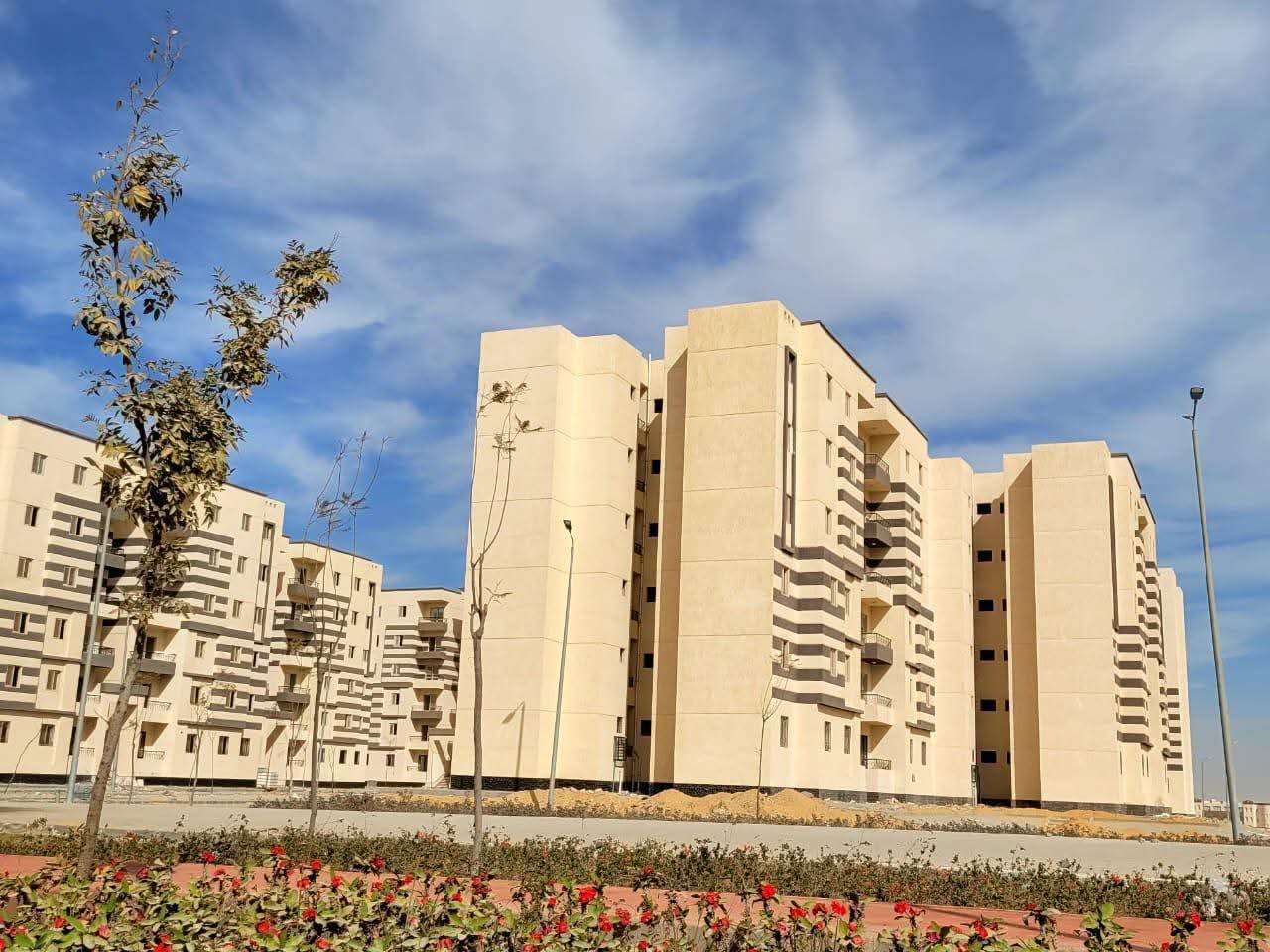 وزير الإسكان يتابع موقف وحدات منخفضي الدخل بـ