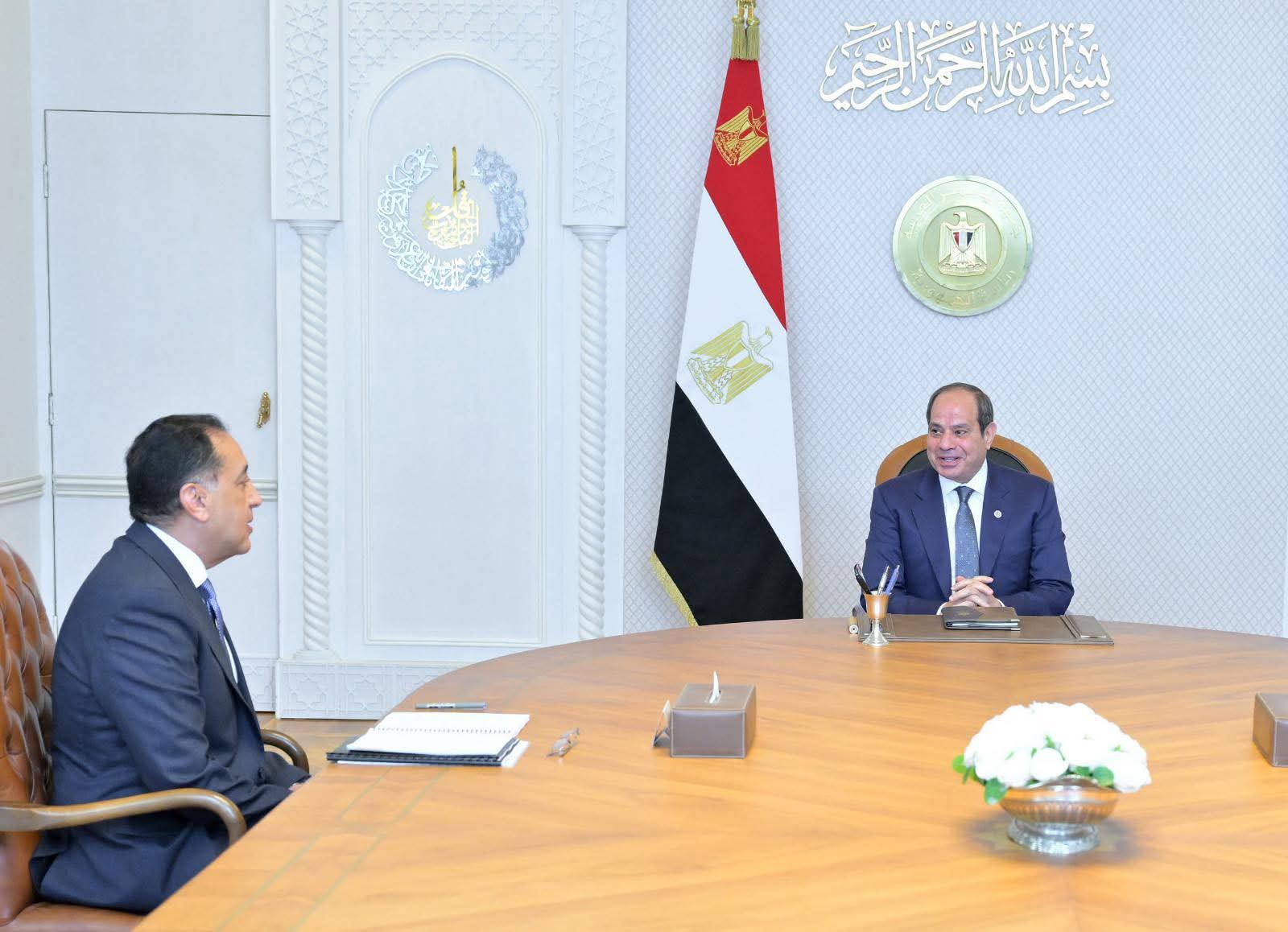 الرئيس السيسى يتشاور مع مدبولي لإجراء تعديل على تشكيل الحكومة الحالية