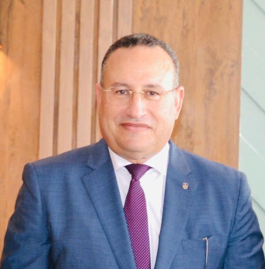 رئيس جامعة القاهرة يوجه الشكر للدكتور عاشور ويهنئ الدكتور قنصوه لتوليه منصب وزير التعليم العالي والبحث العلمي