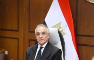 وزير العدل يصل إلى مقر الوزارة ويباشر مهام عمله بالاجتماع مع مساعديه