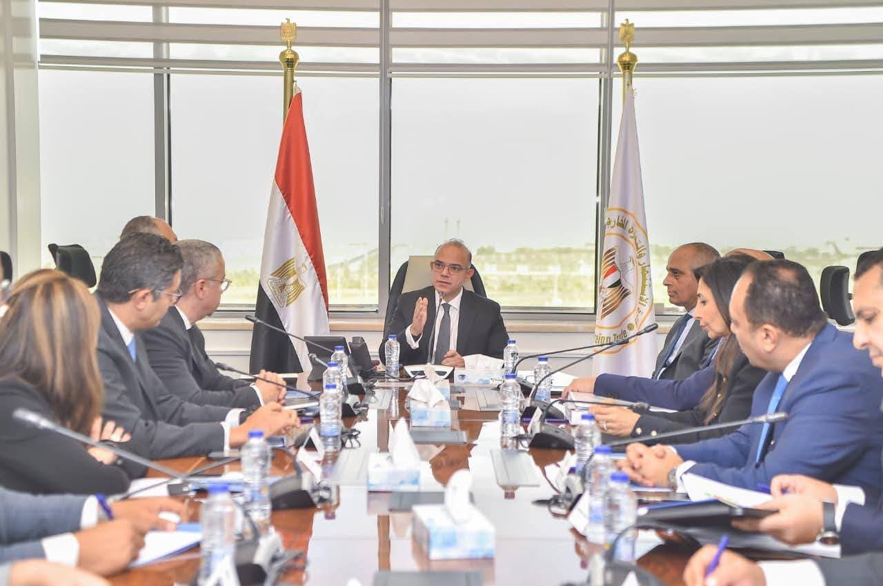 فريد : المستثمر الوطني والأجنبي شركاء نجاح وتنمية لتعزيز تنافسية الاقتصاد القومي
