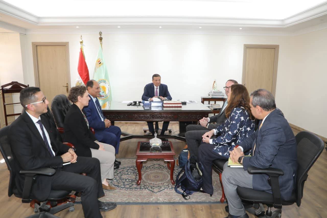 وزير الزراعة يبحث سبل التعاون وتعزيز الاستثمارات في الإنتاج الحيواني مع الدنمارك