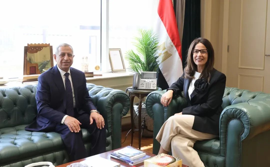 وزيرة الثقافة تبحث تعزيز التعاون في مجالات التعليم والتدريب وبناء القدرات مع أكاديمية النقل البحري