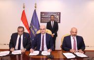 هندي يشهد توقيع عدد من الاتفاقيات التجارية بين الشركة المصرية للاتصالات وشركة إي آند مصر