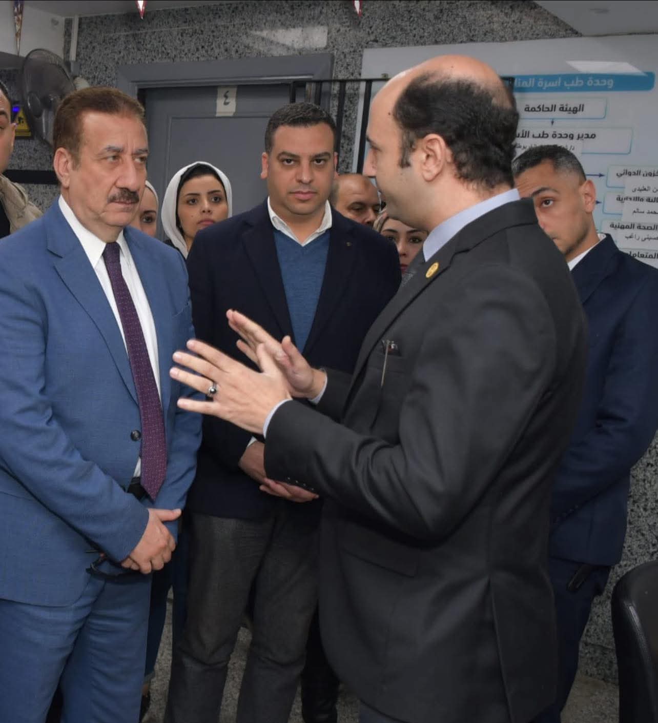 محافظ بورسعيد ومدير الرعاية الصحية يتفقدان وحدة طب أسرة 