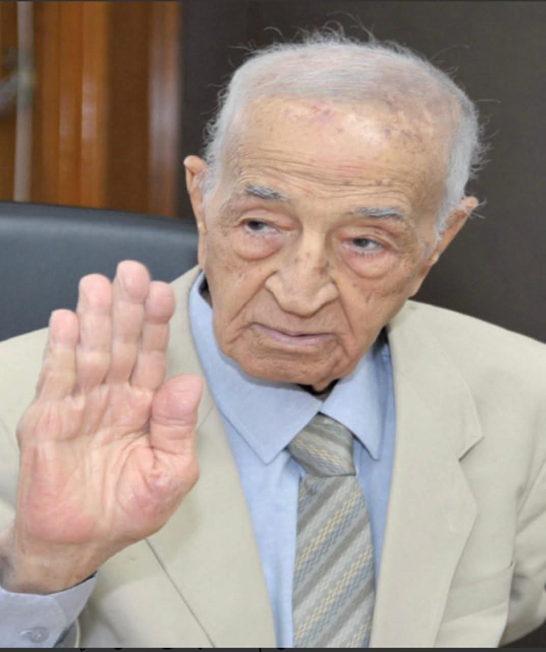 الوطنية للإعلام تنعي الإعلامي فهمي عمر شيخ الاذاعيين
