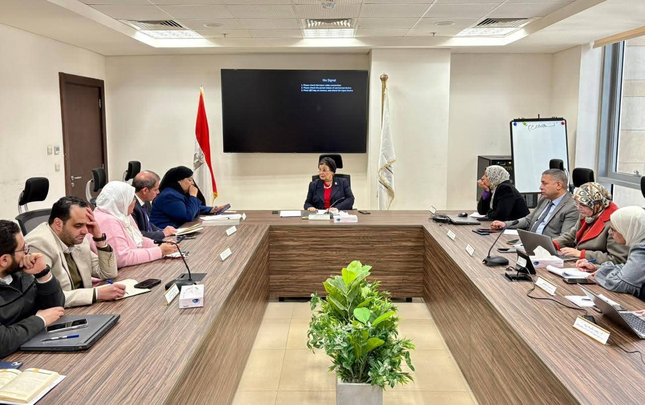 نائب وزير الصحة تعقد اجتماعًا لمتابعة مؤشرات المواليد وتطوير خدمات الرعاية الصحية الأولية‎
