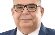 رئيس جامعة القاهرة يهنئ د. البربري بحصوله على الزمالة الفخرية من الكلية الملكية للجراحين بإدنبرة