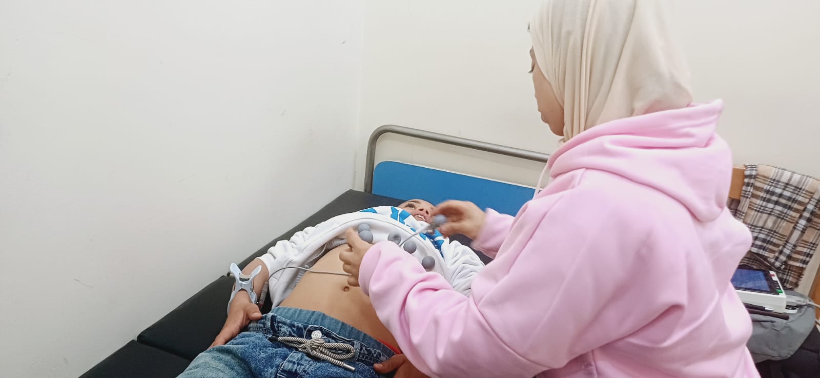 الفحوصات الطبية وفقًا للكود الطبى بوحدة الطب الرياضى بكفر الشيخ للاعبى الهيئات الرياضية