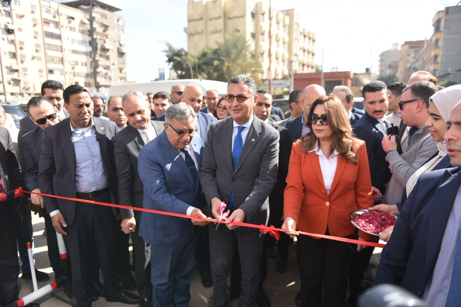 وزيرا التموين والتنمية المحلية ومحافظ الدقهلية يفتتحون معرض أهلاً رمضان