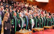 رئيس جامعة كفر الشيخ يشهد حفل تخريج طلاب كلية الطب البشري الدفعة السادسة