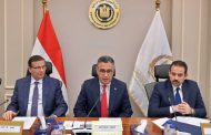 فاروق، والغنام يعلنان عن اتفاق ثلاثي لاستيراد دواجن مجمدة وطرحها بالمنافذ قبل شهر رمضان