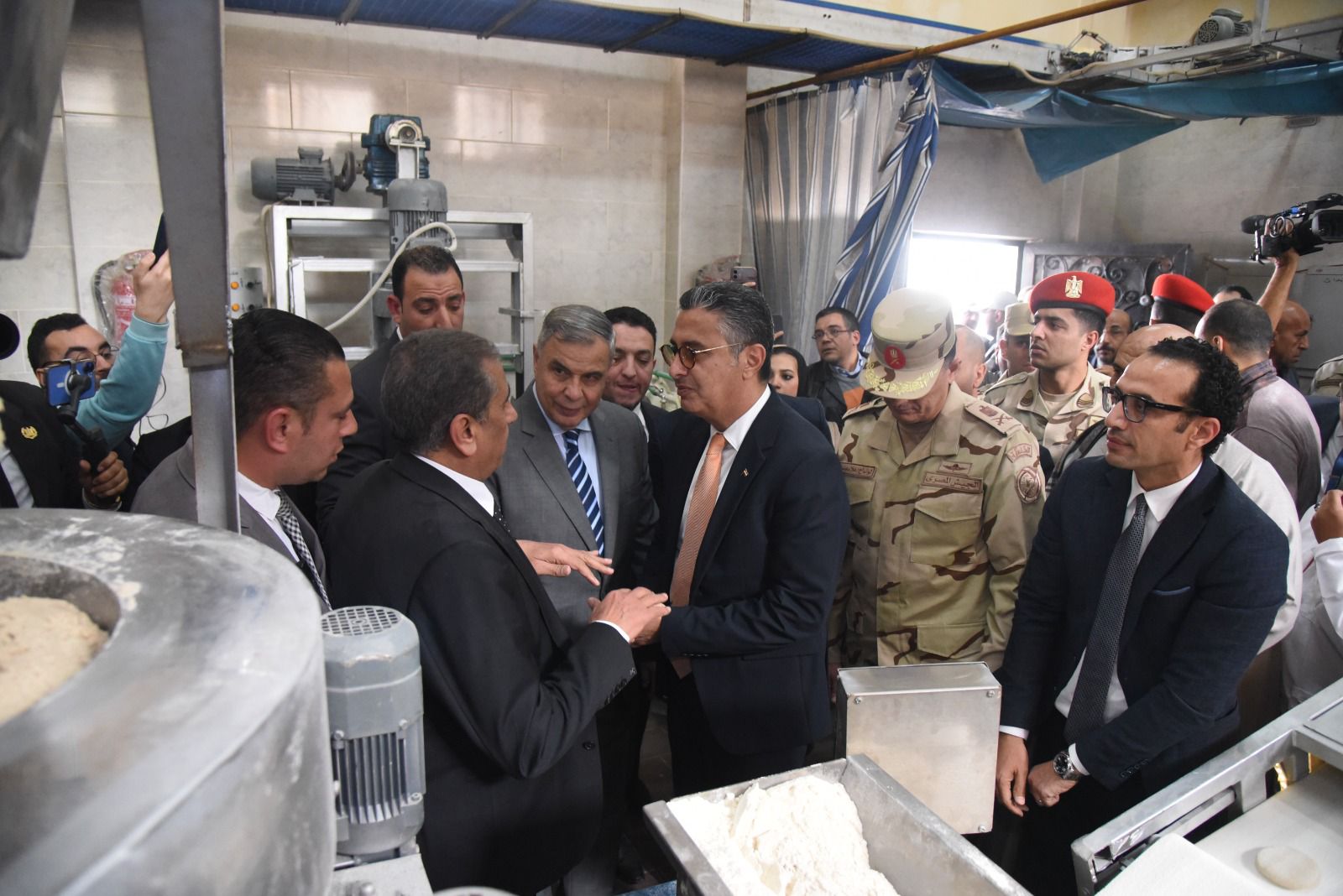 فاروق ومحافظ الإسكندرية يفتتحان عددًا من المشروعات التموينية لتعزيز منظومة الأمن الغذائي