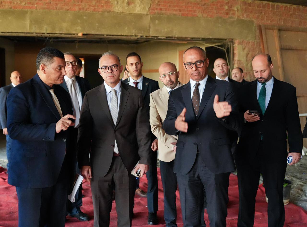 وزير الاستثمار في اجتماع موسع مع قيادات الهيئة المصرية العامة للمعارض لبحث تطوير منظومة الترويج وتعزيز الصادرات