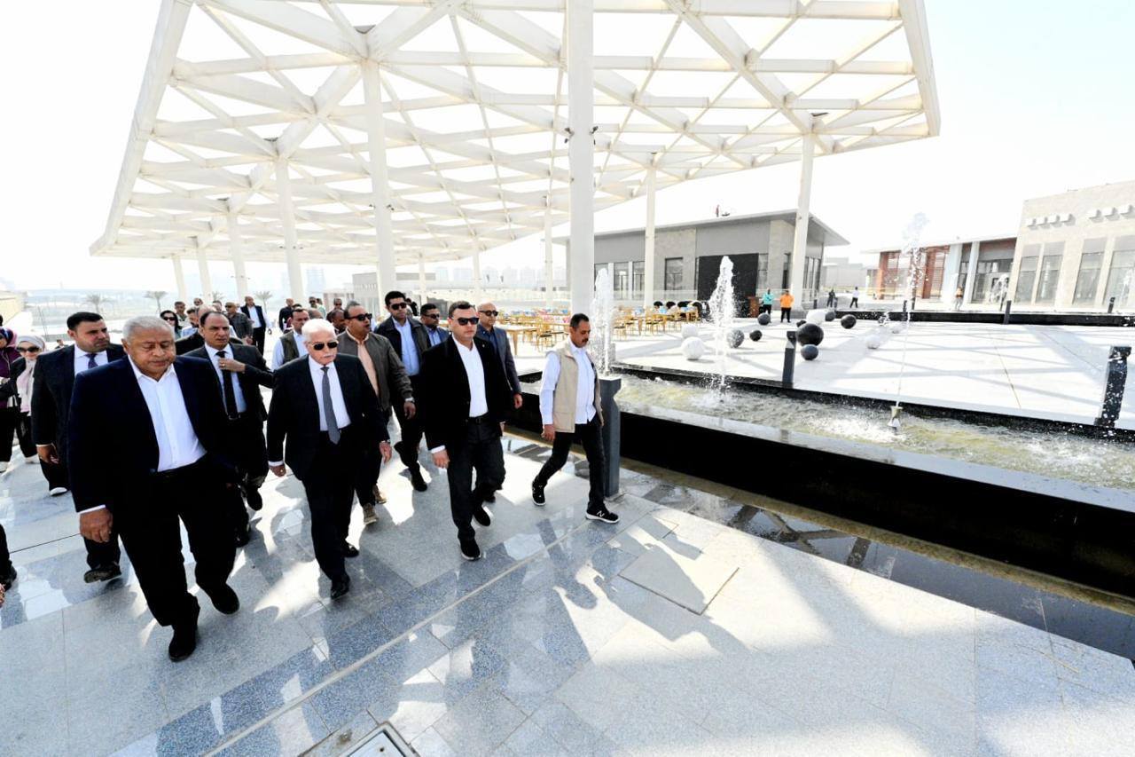 وزير الإسكان ومستشار رئيس الجمهورية يتابعان موقف مشروع 