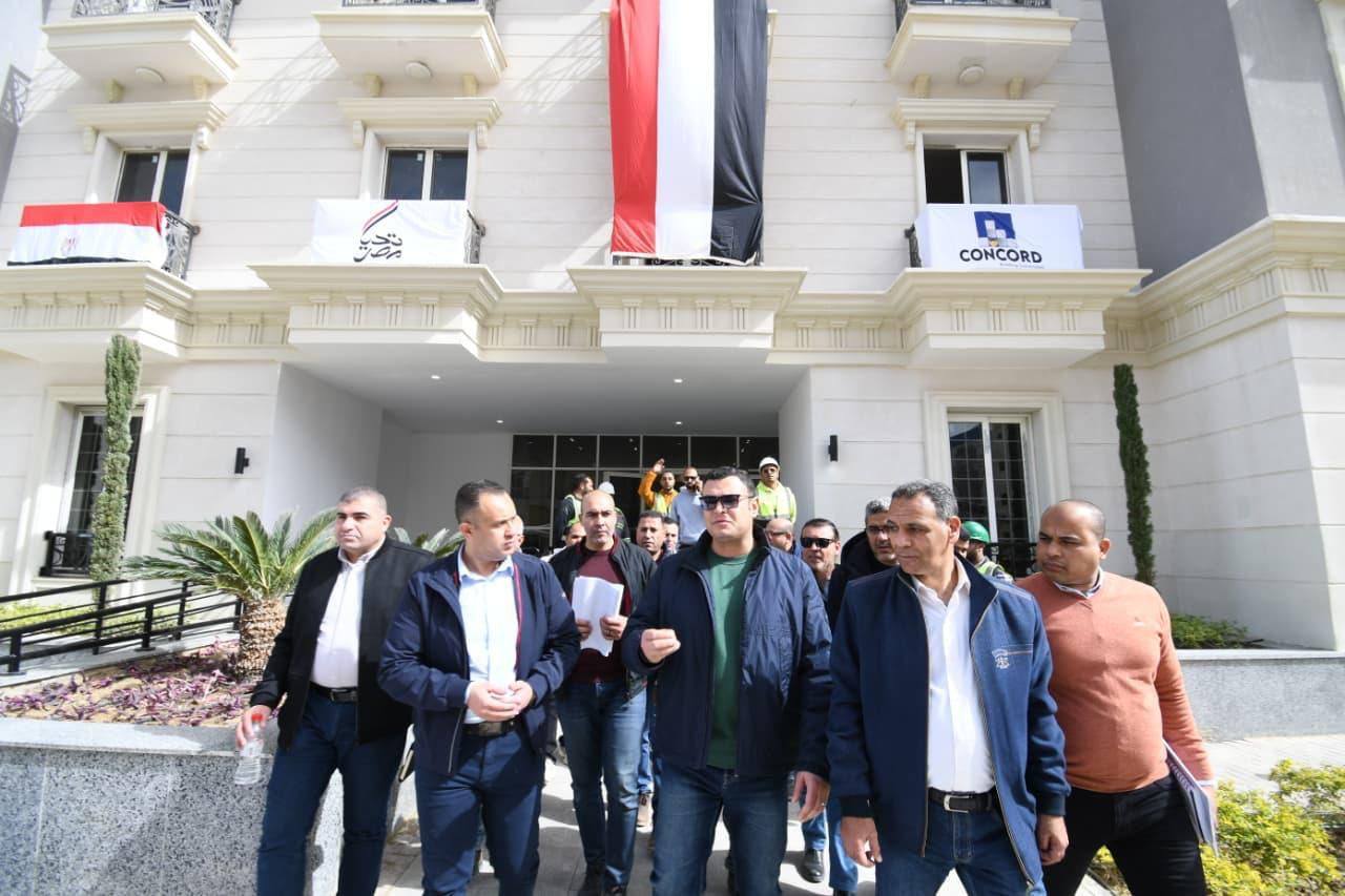 وزير الإسكان يتفقد العمارات السكنية بالحي اللاتيني وخزانات التكديس الجنوبية للمياه بالعلمين الجديدة