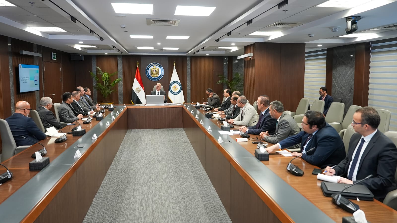 بدوى يتابع مع شركات الخدمات العالمية تطوير تكنولوجيا حفر الآبار لزيادة الإنتاج البترولي