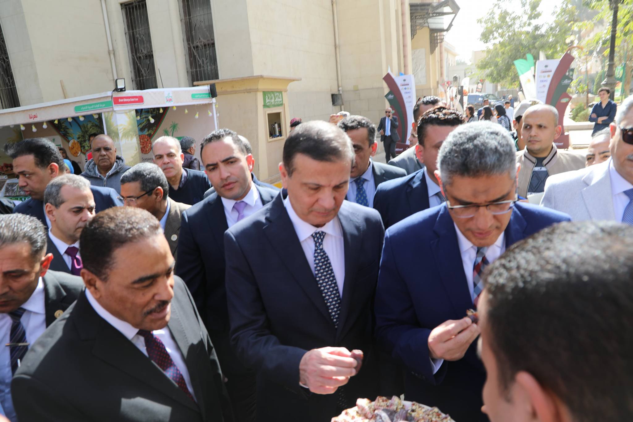 وزير الزراعة ومحافظو مطروح والقاهرة والجيزة يتفقدون النسخة السادسة لمهرجان القاهرة الدولي للتمور بالمتحف الزراعي