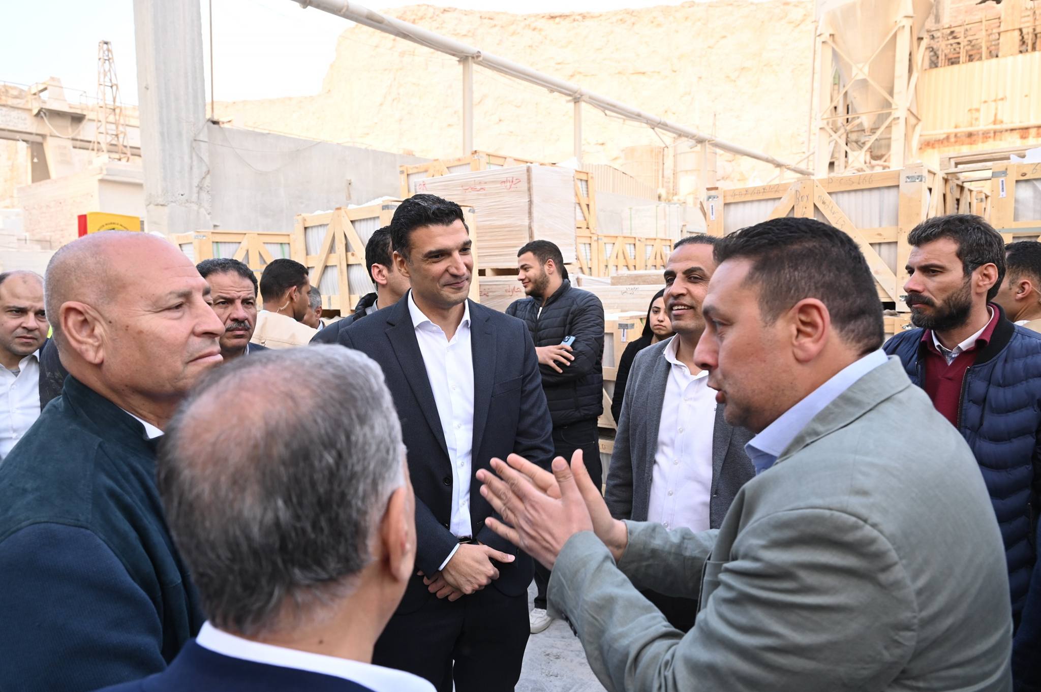 وزير الصناعة ومحافظ القاهرة يتفقدان 5 مصانع متخصصة في تصنيع منتجات الرخام والجرانيت