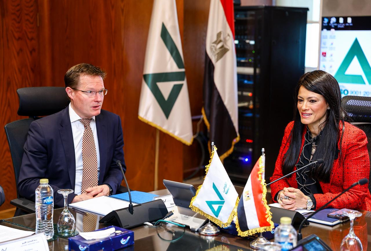 المشاط تستعرض مستهدفات 