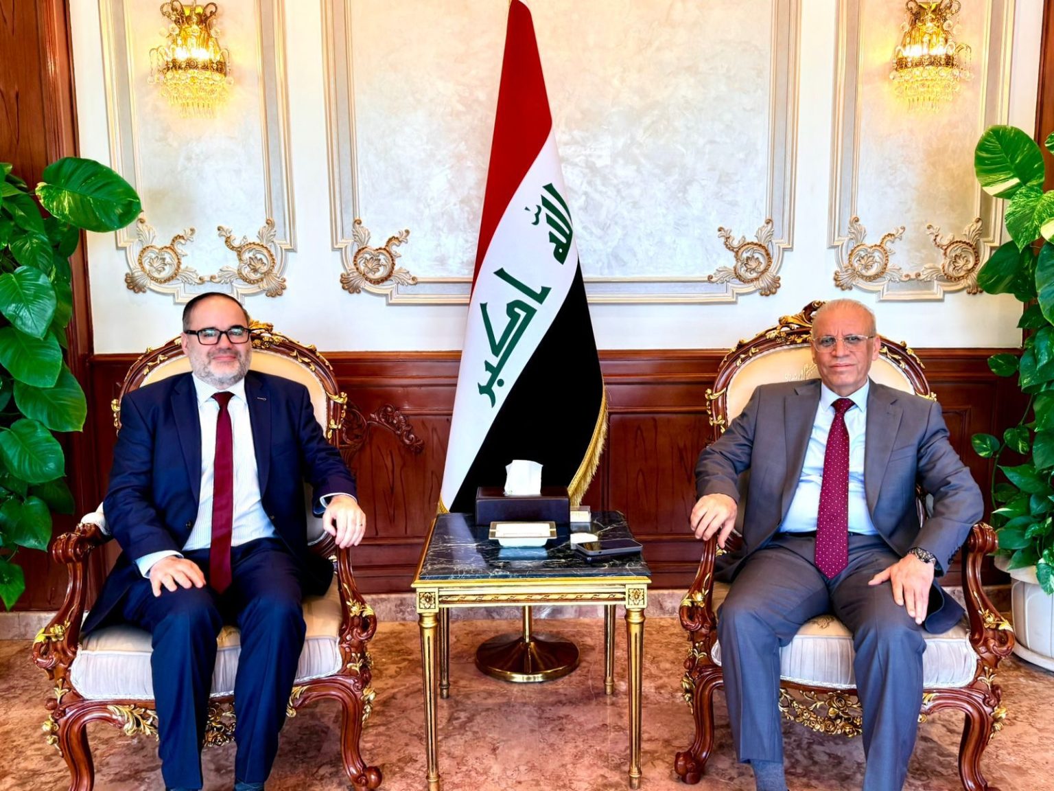 سفيرالعراق  يبحث مع مدير شؤون الأونروا في الضفة الغربية تطورات الأوضاع الإنسانية والتوترات الإقليمية