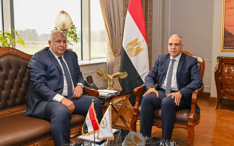 سويلم والزملوط يبحثان موقف المشروعات المائية بمحافظة مطروح