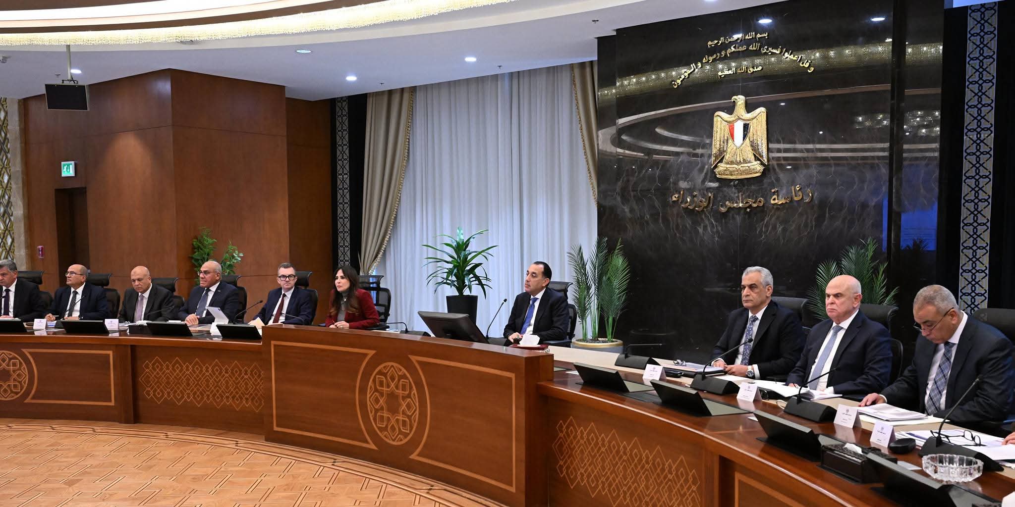 رئيس الوزراء يستعرض الموقف التنفيذي والمالي للمرحلة الأولى من 
