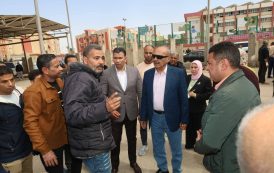 محافظ السويس يتفقد موقف سيارات الأجرة لحي الجناين لمتابعة الالتزام بالتعريفة