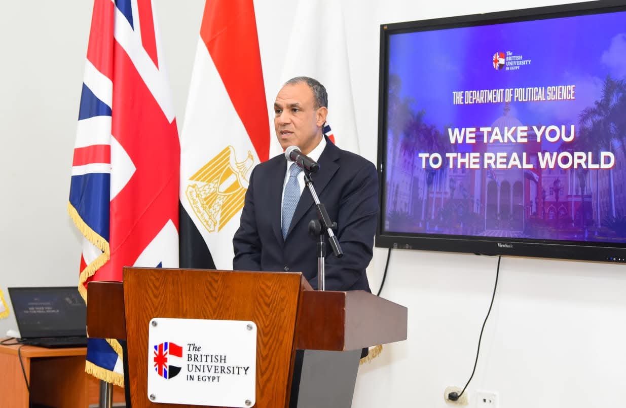 وزير الخارجية يعقد لقاءً تفاعليًا مع طلاب الجامعة البريطانية في مصر