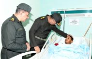 وزير الدفاع يزور عددا من المصابين بمجمع الجلاء الطبى للقوات المسلحة