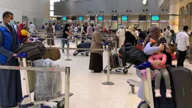 المصريون في دول الخليج يراقبون الصراع بثبات حذر