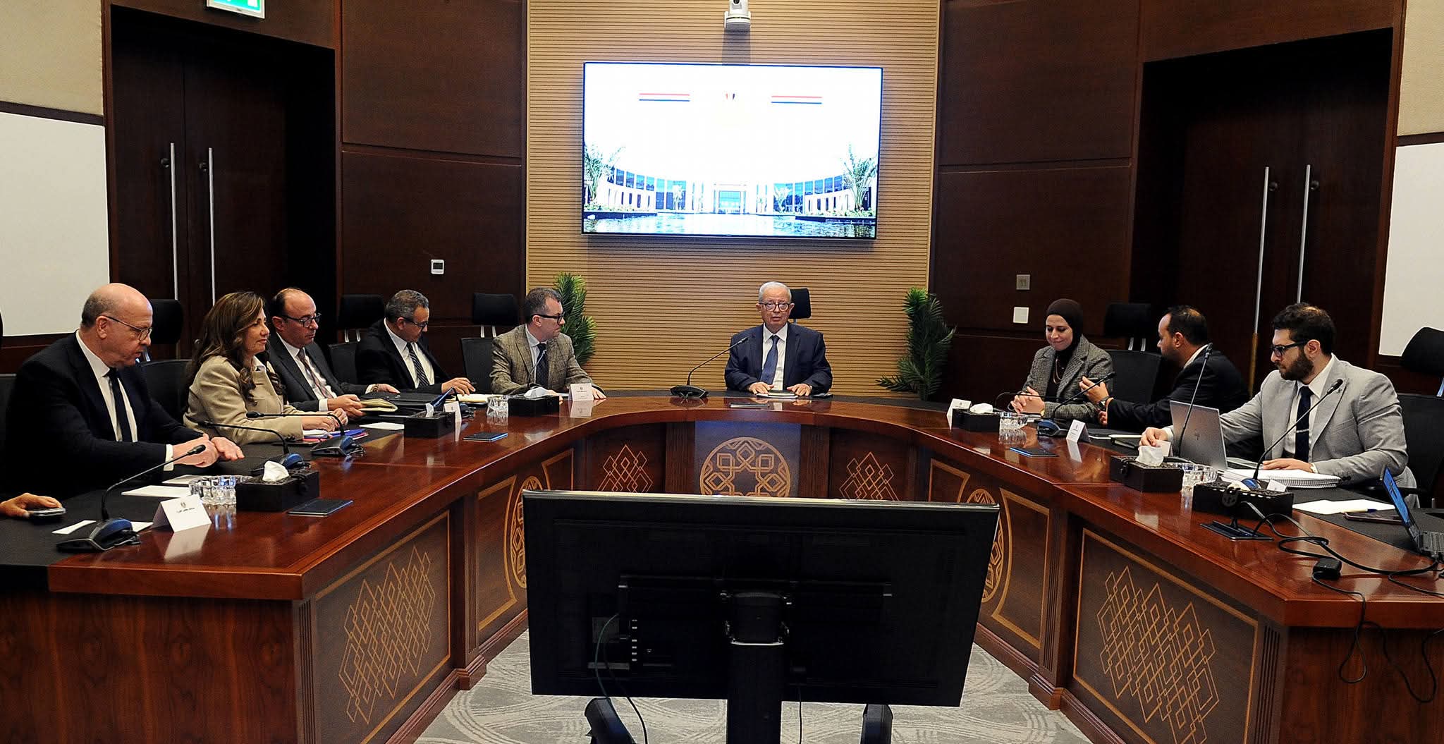 عيسى يبحث مع البنك الدولي إمكانية إطلاق آلية مبتكرة لضمان مخاطر تمويل مشروعات البنية التحتية