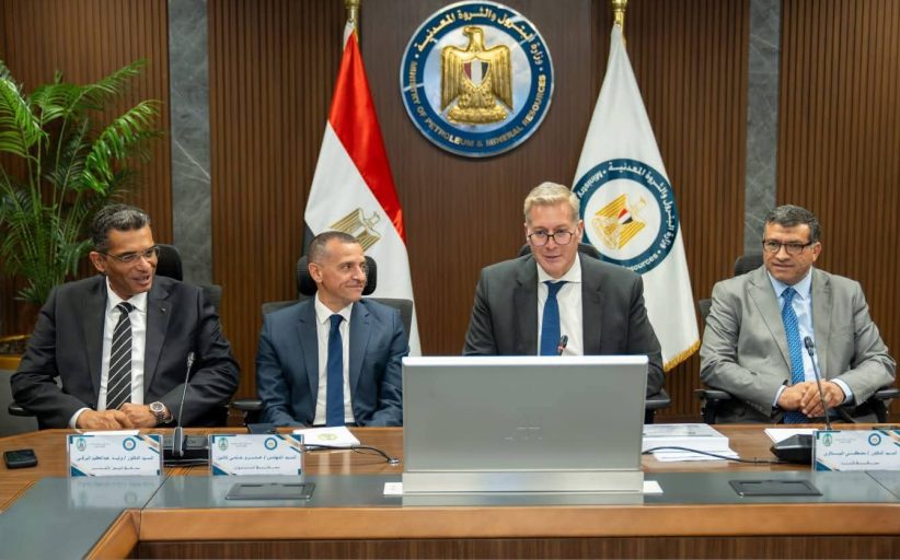 بدوى يعتمد الموازنة الاستثمارية لشركة جنوب الوادي المصرية القابضة للبترول