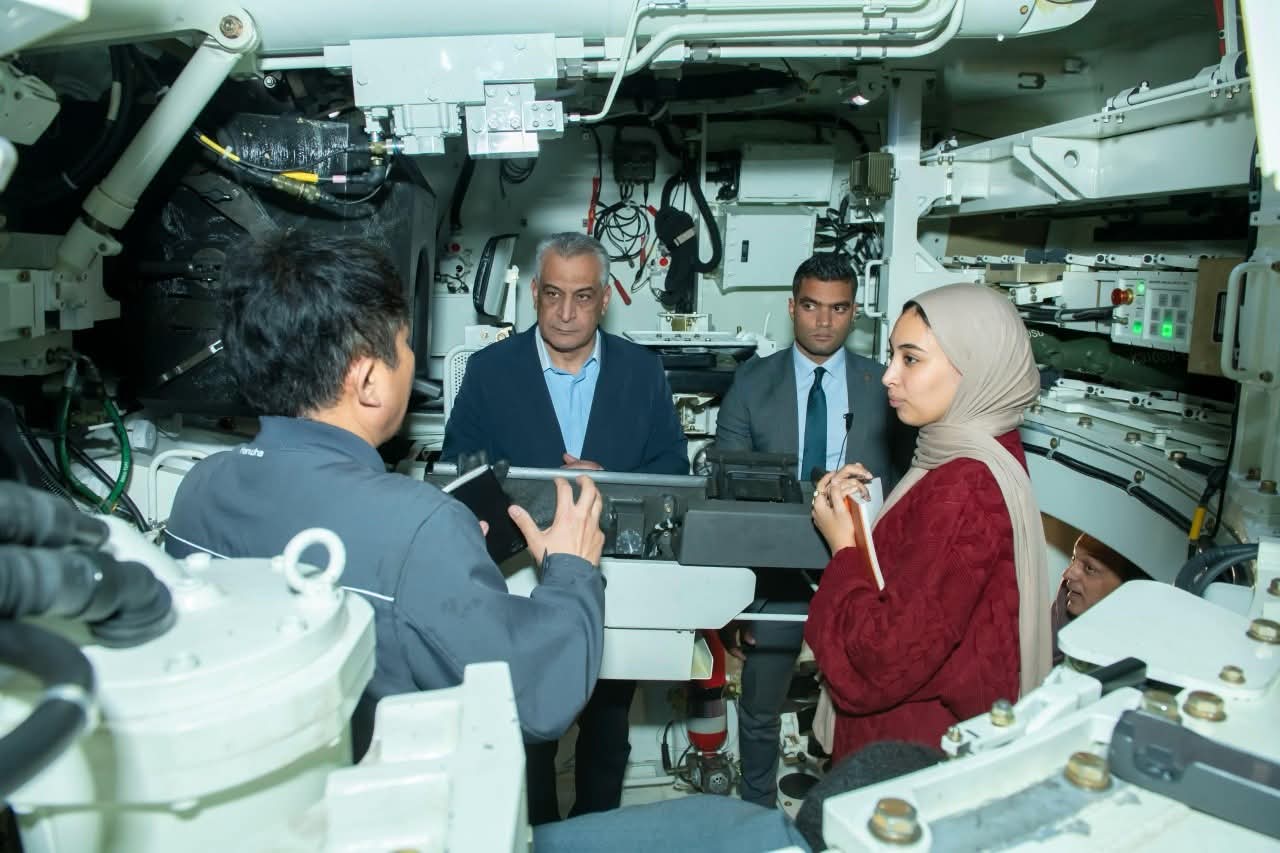جمبلات يتابع إنتاج منظومة الهاوتزر K9A1EGY