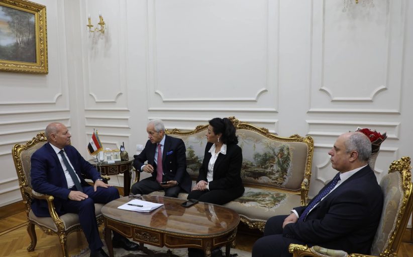 محافظ القاهرة يوقع بروتوكول تعاون لتنفيذ مشروع زراعة أسطح منازل حى الأسمرات