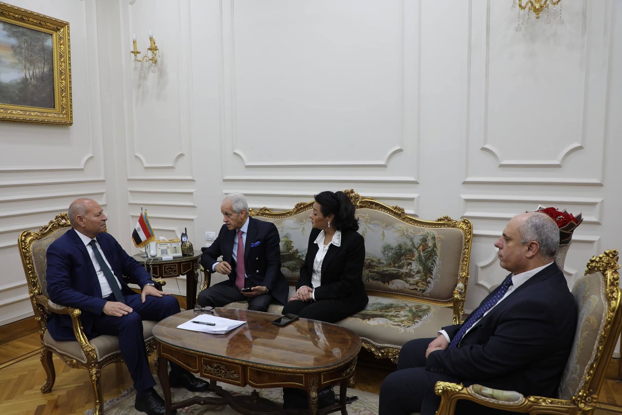 محافظ القاهرة يوقع بروتوكول تعاون لتنفيذ مشروع زراعة أسطح منازل حى الأسمرات