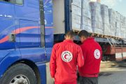 الهلال الأحمر المصري يعزز مد غزة بمواد غذائية شتوية  «زاد العزة» 159