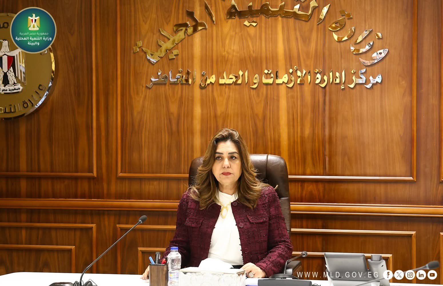 طوارئ بالمحافظات.. عوض تتابع جهود سحب مياه الأمطار من مقر الشبكة الوطنية للطوارئ والسلامة
