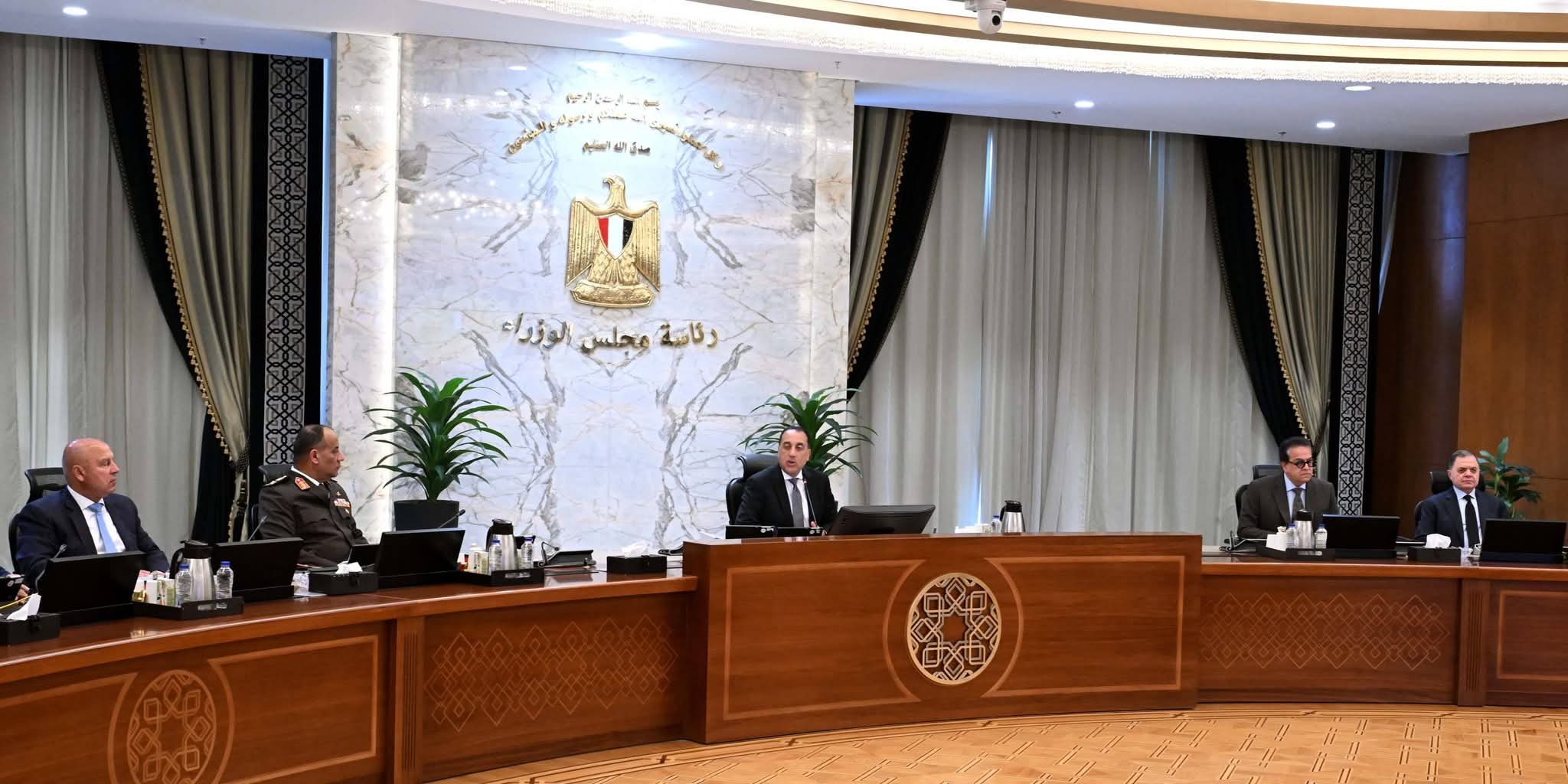 مدبولي: الحكومة تواصل المتابعة الدءوب لتداعيات الأحداث بالمنطقة بما يحمي استقرار الاقتصاد المصري ويؤمّن الإمدادات