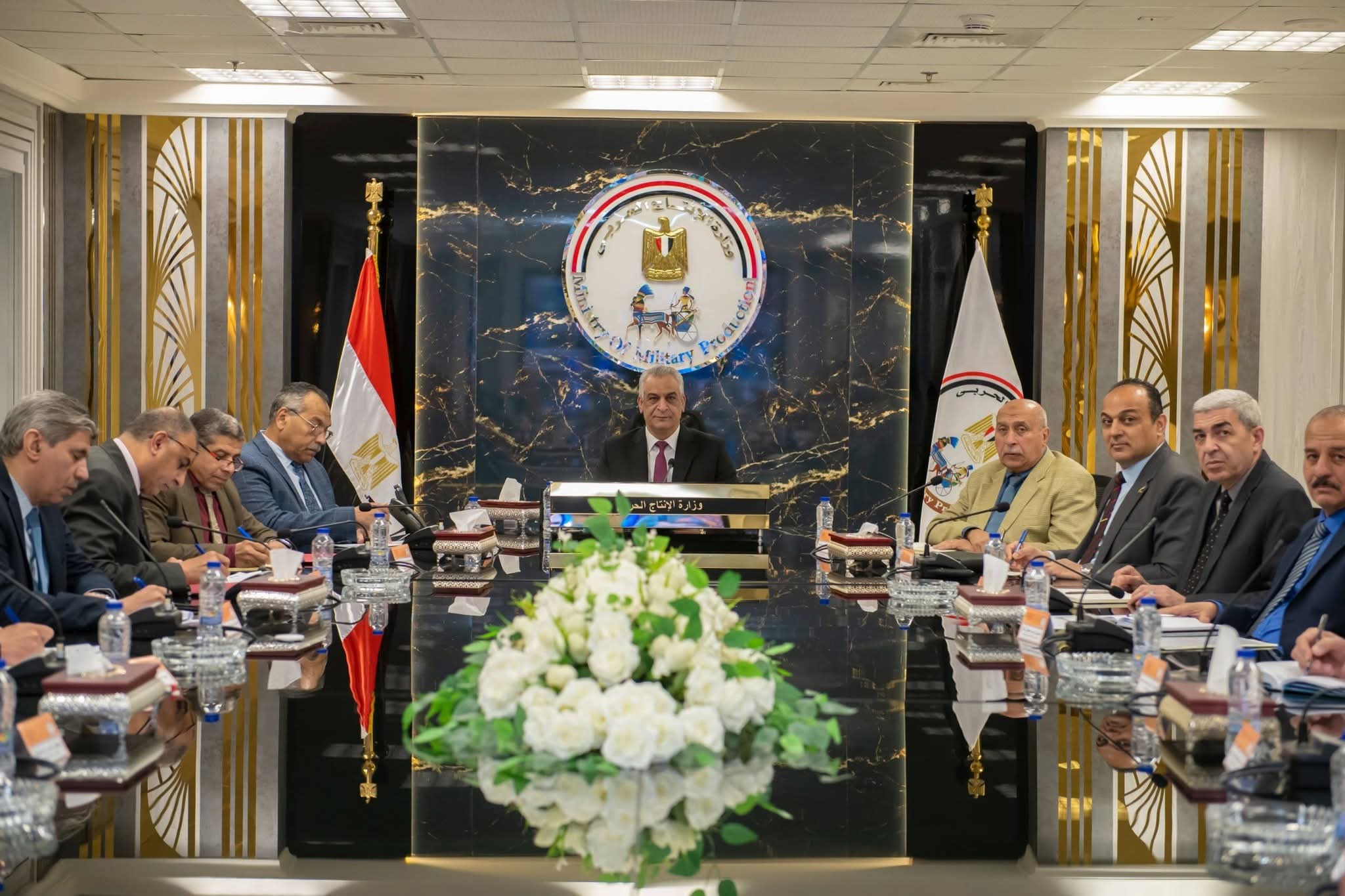 جمبلاط: تشكيل لجنة لمتابعة إجراءات ترشيد استهلاك الكهرباء داخل الشركات